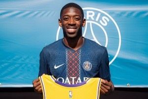 ??⚽ 大巴黎球员登贝莱、克瓦拉茨赫利亚等人获赠湖人球衣